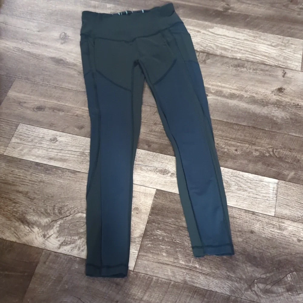 Lululemon - Picture 4 of 5